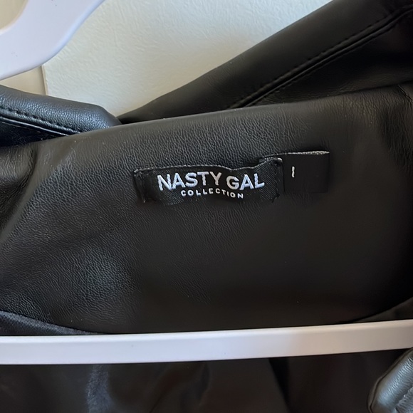 Leather jacket with fringes - Picture 2 of 3